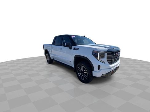 Used 2024 GMC Sierra 1500 AT4 w/ Technology Package AWD/4WD image 4