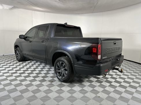Used 2025 Honda Ridgeline Sport image 6