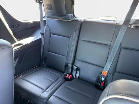 Used 2022 GMC Yukon SLT w/ SLT Luxury Package image 15