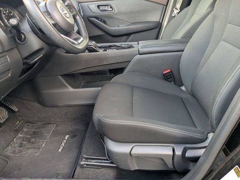 Used 2023 Nissan Rogue S image 11