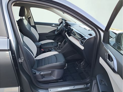 New 2025 Volkswagen Taos SEL AWD/4WD image 16