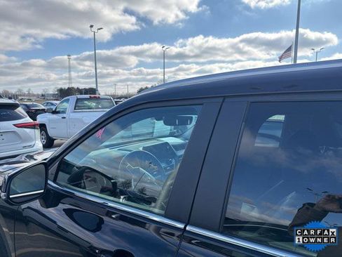 Certified 2024 Toyota Highlander XLE image 35