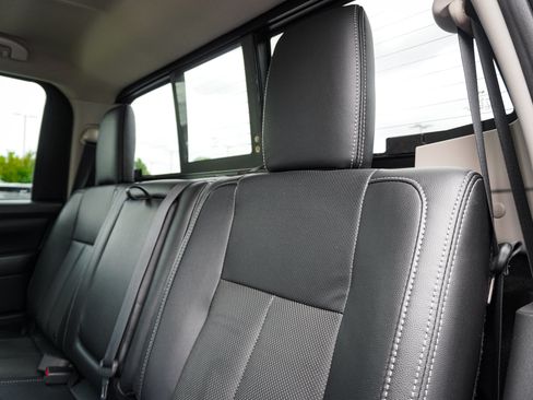 Used 2021 Nissan Titan SV w/ SV Convenience Package AWD/4WD image 30