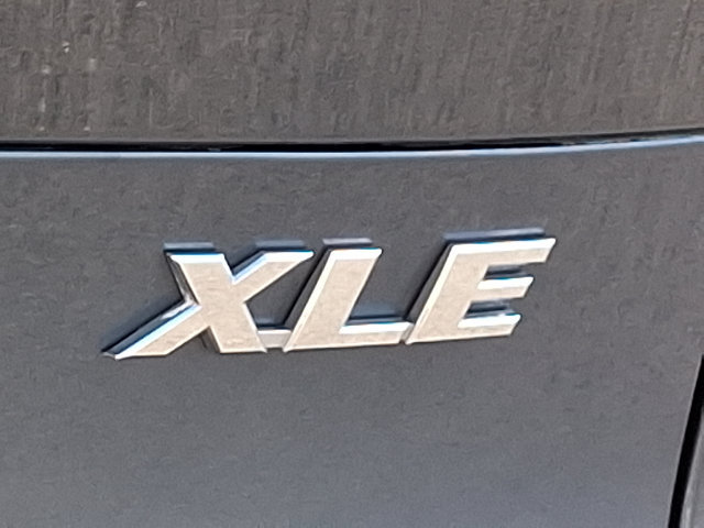Certified 2023 Toyota Venza XLE AWD/4WD image 30