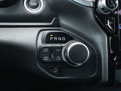 Used 2025 RAM 1500 Big Horn AWD/4WD image 16
