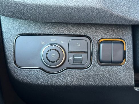 Used 2024 Mercedes-Benz Sprinter 2500 image 17