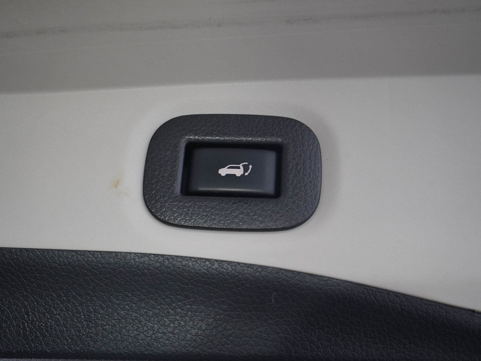 Used 2019 Nissan Rogue SV AWD/4WD image 11