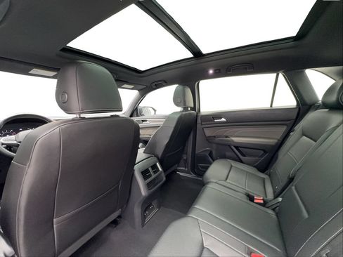 Used 2023 Volkswagen Atlas Cross Sport SE w/ Panoramic Sunroof Package FWD image 21
