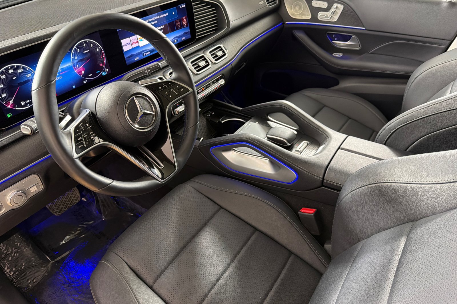 Used 2024 Mercedes-Benz GLS 450 4MATIC image 9
