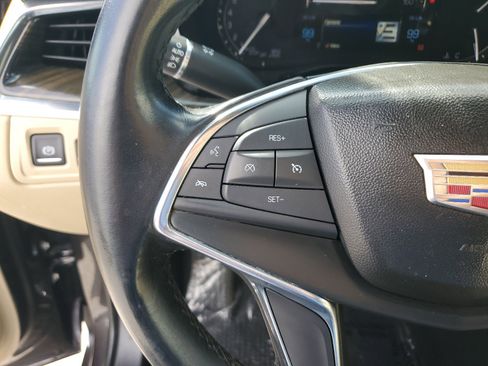 Used 2019 Cadillac XT5 FWD image 22