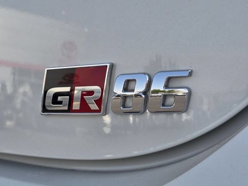 Used 2022 Toyota GR86 Premium RWD image 28