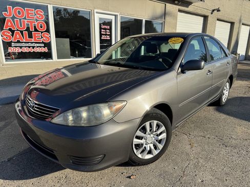 Used 2005 Toyota Camry LE image 3