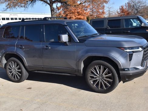 Used 2024 Lexus GX 550 image 5