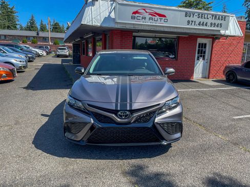 Used 2022 Toyota Camry SE FWD image 6