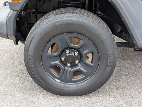 Used 2019 Jeep Wrangler Unlimited Sport image 31