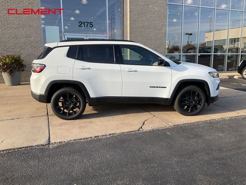 New 2026 Jeep Compass Latitude image 4
