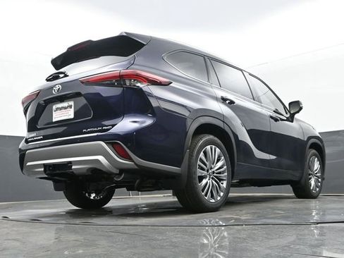 New 2026 Toyota Highlander Platinum AWD/4WD image 27
