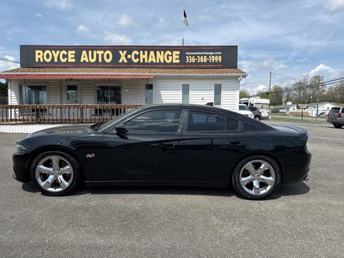 Used 2015 Dodge Charger R/T image 19