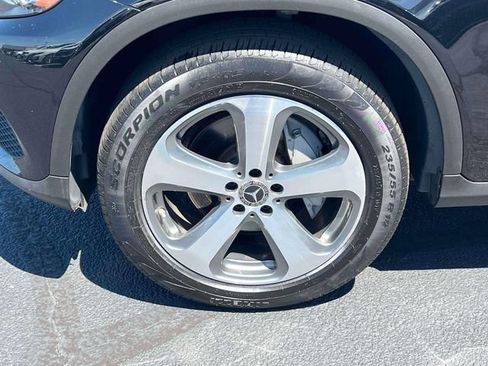 Used 2019 Mercedes-Benz GLC 300 4MATIC image 7