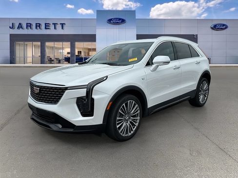 Used 2024 Cadillac XT4 Premium Luxury FWD image 4
