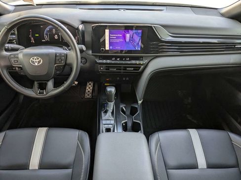 Used 2025 Toyota Camry SE FWD image 14