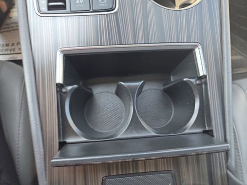 Used 2021 Toyota Sienna Limited image 30