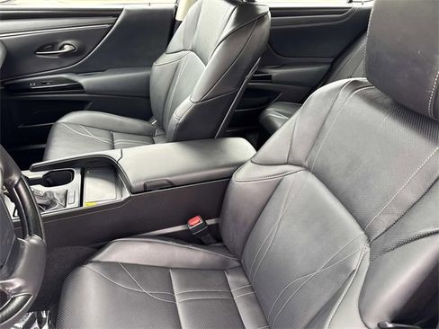 Used 2025 Lexus ES 300h w/ Luxury Package image 20