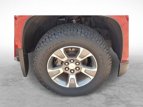 Used 2017 Chevrolet Colorado Z71 AWD/4WD image 9
