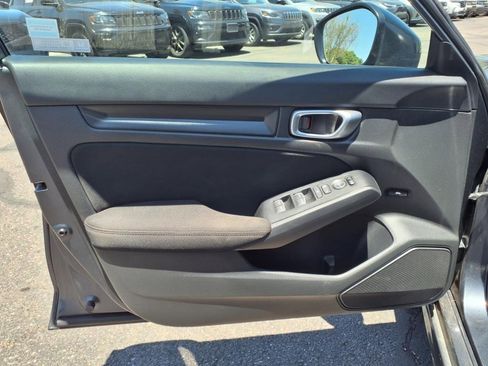 Used 2023 Honda Civic Sport image 28