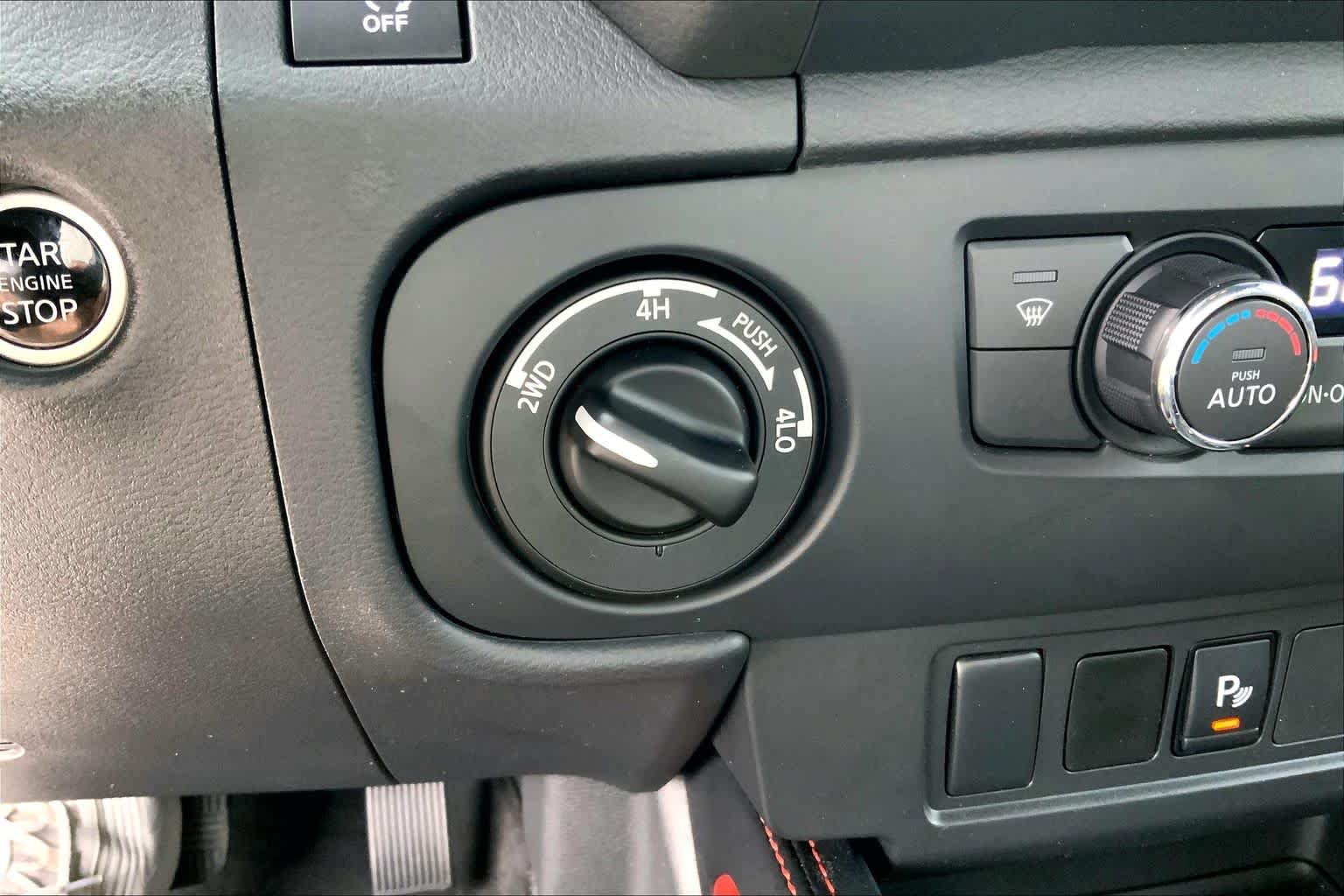 Used 2025 Nissan Frontier PRO-4X AWD/4WD image 30