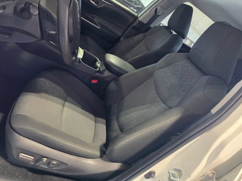 Used 2024 Toyota RAV4 XLE FWD image 6