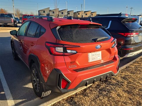 Used 2025 Subaru Crosstrek 2.0i Premium image 2