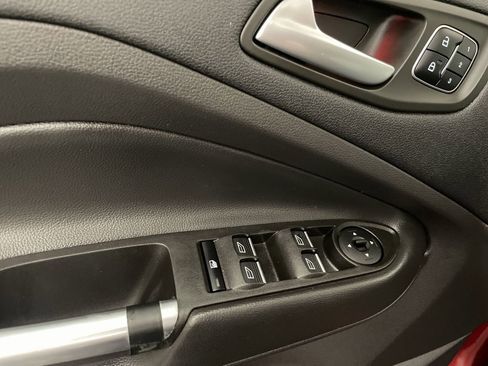 Used 2017 Ford Escape Titanium image 18