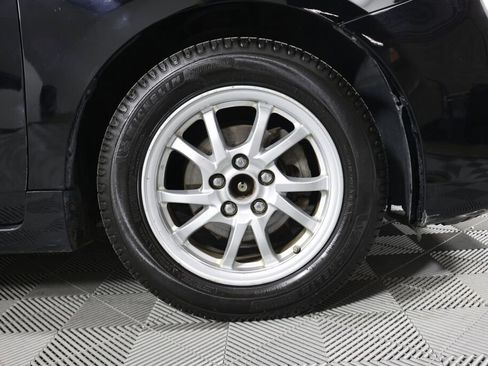 Used 2014 Toyota Prius V Two image 2