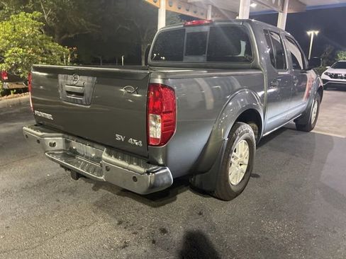 Used 2017 Nissan Frontier SV w/ SV Value Truck Package AWD/4WD image 5