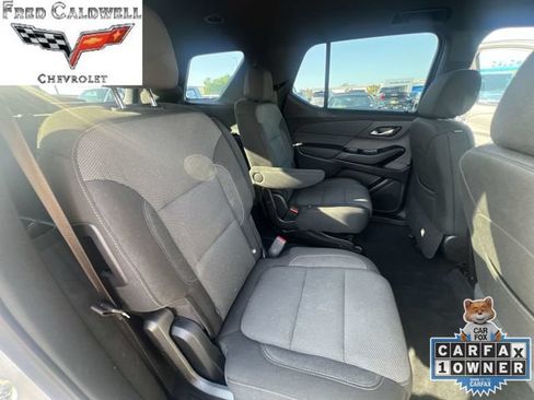 Used 2023 Chevrolet Traverse LT FWD image 32