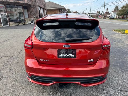 Used 2018 Ford Focus ST image 12