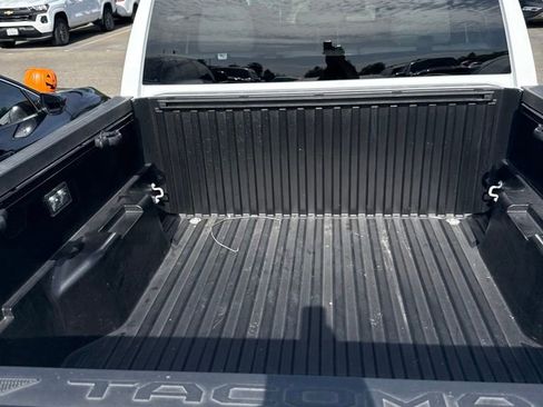 Used 2025 Toyota Tacoma SR5 AWD/4WD image 11
