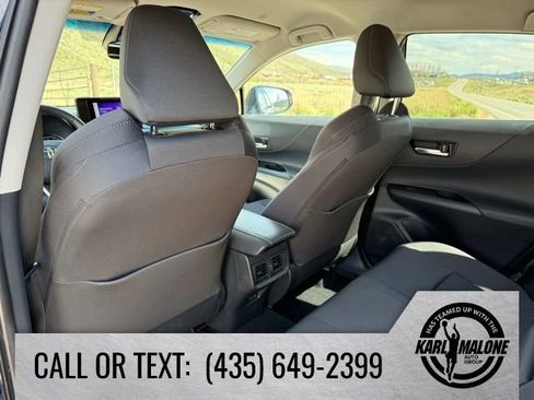 Used 2024 Toyota Venza LE AWD/4WD image 26