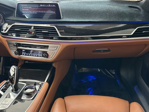 Used 2020 BMW 750i xDrive w/ Executive Package AWD/4WD image 33