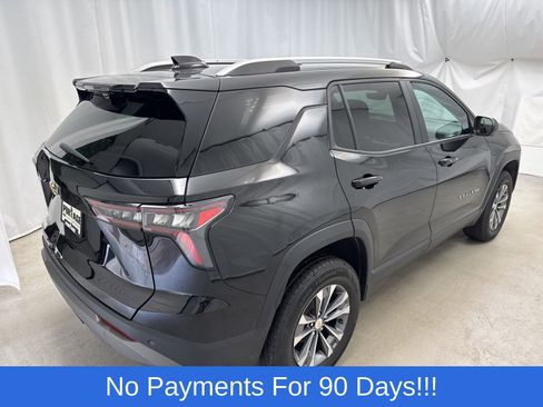 Used 2025 Chevrolet Equinox LT w/ Convenience Package II image 3