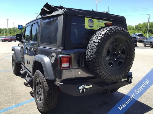 Used 2019 Jeep Wrangler Unlimited Sport AWD/4WD image 10