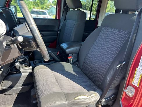 Used 2012 Jeep Wrangler Unlimited Sport AWD/4WD image 8