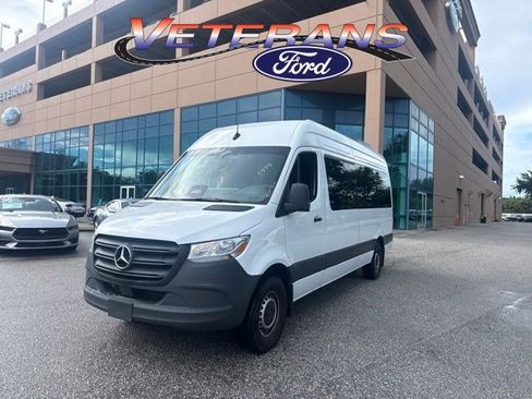Used 2025 Mercedes-Benz Sprinter 2500 image 1