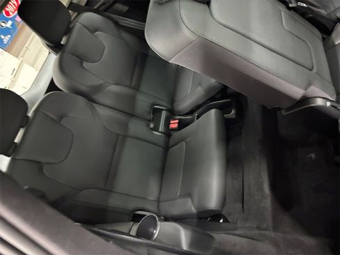 Certified 2025 Volvo XC90 B5 Plus w/ Protection Package Premier image 19