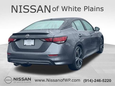 Used 2023 Nissan Sentra SR w/ SR Premium Package FWD image 4