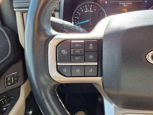 Used 2024 Ford Expedition Limited image 19