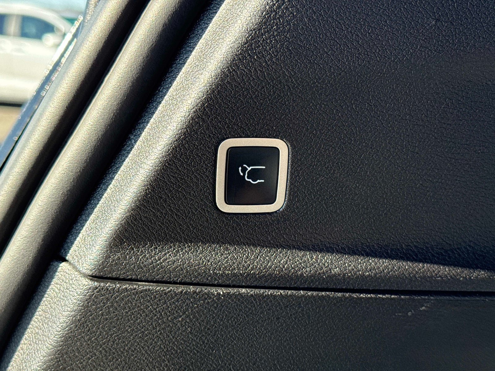 Used 2025 Chrysler Pacifica Select FWD image 13