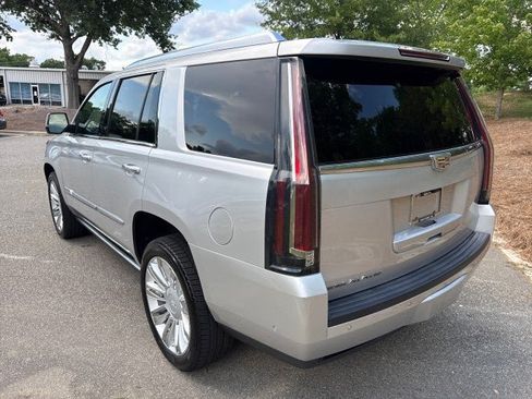 Used 2018 Cadillac Escalade Platinum AWD/4WD image 5