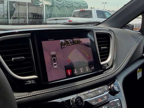 New 2027 Chrysler Pacifica Select w/ Family Tech Group FWD image 18